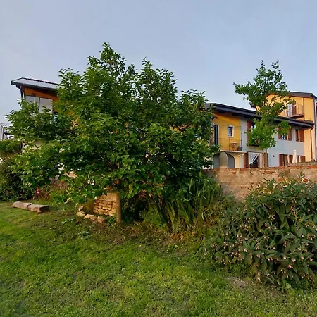Cascina Nomade - Wine & Scenic Retreat Апартаменты *